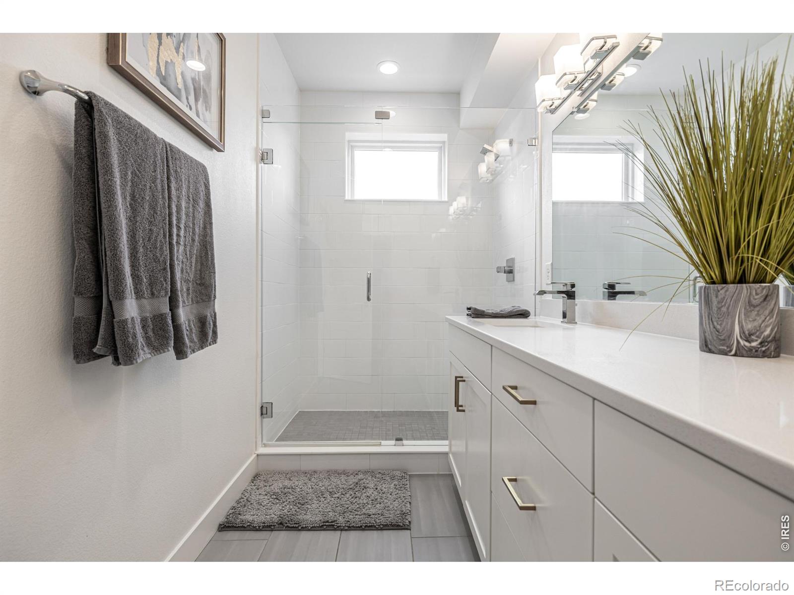 MLS Image #23 for 6820 e lowry boulevard,denver, Colorado
