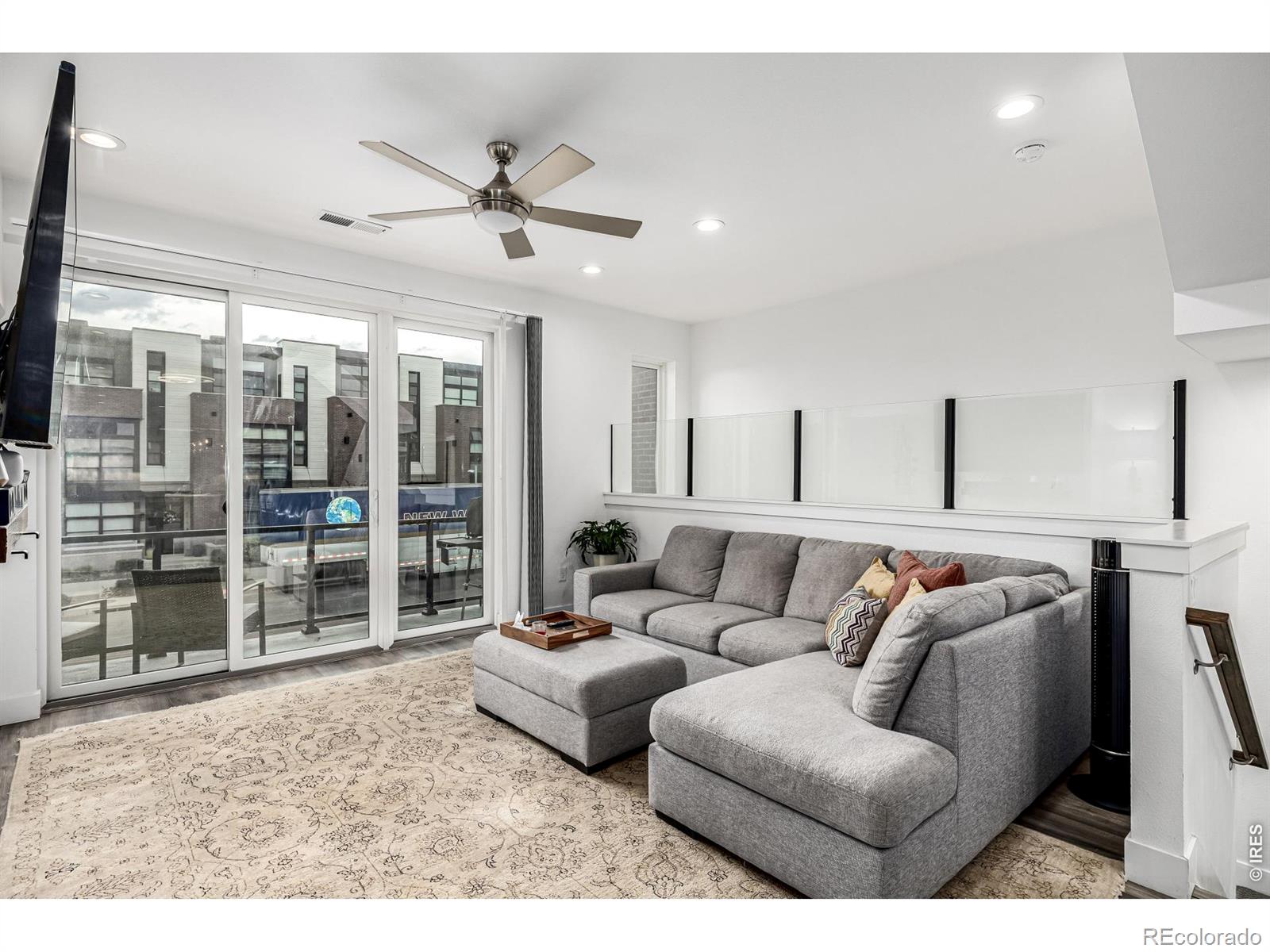 MLS Image #4 for 6820 e lowry boulevard,denver, Colorado