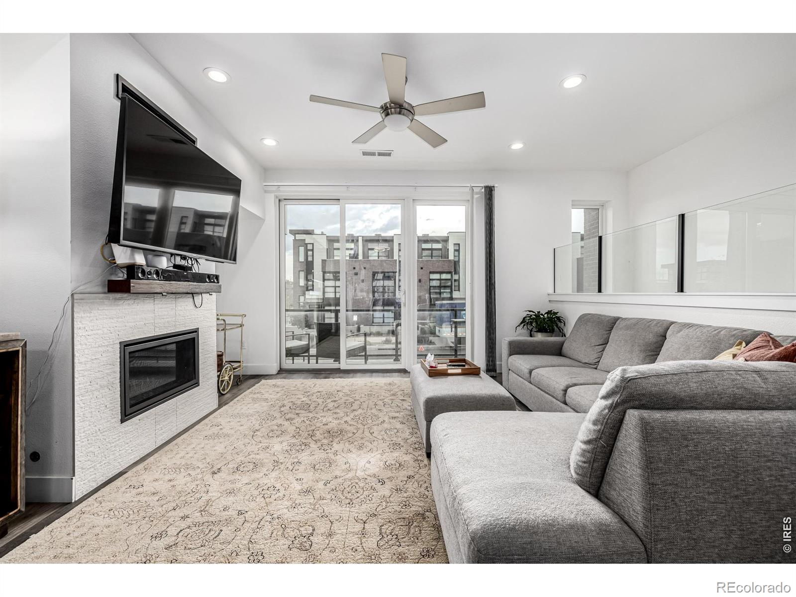 MLS Image #5 for 6820 e lowry boulevard,denver, Colorado