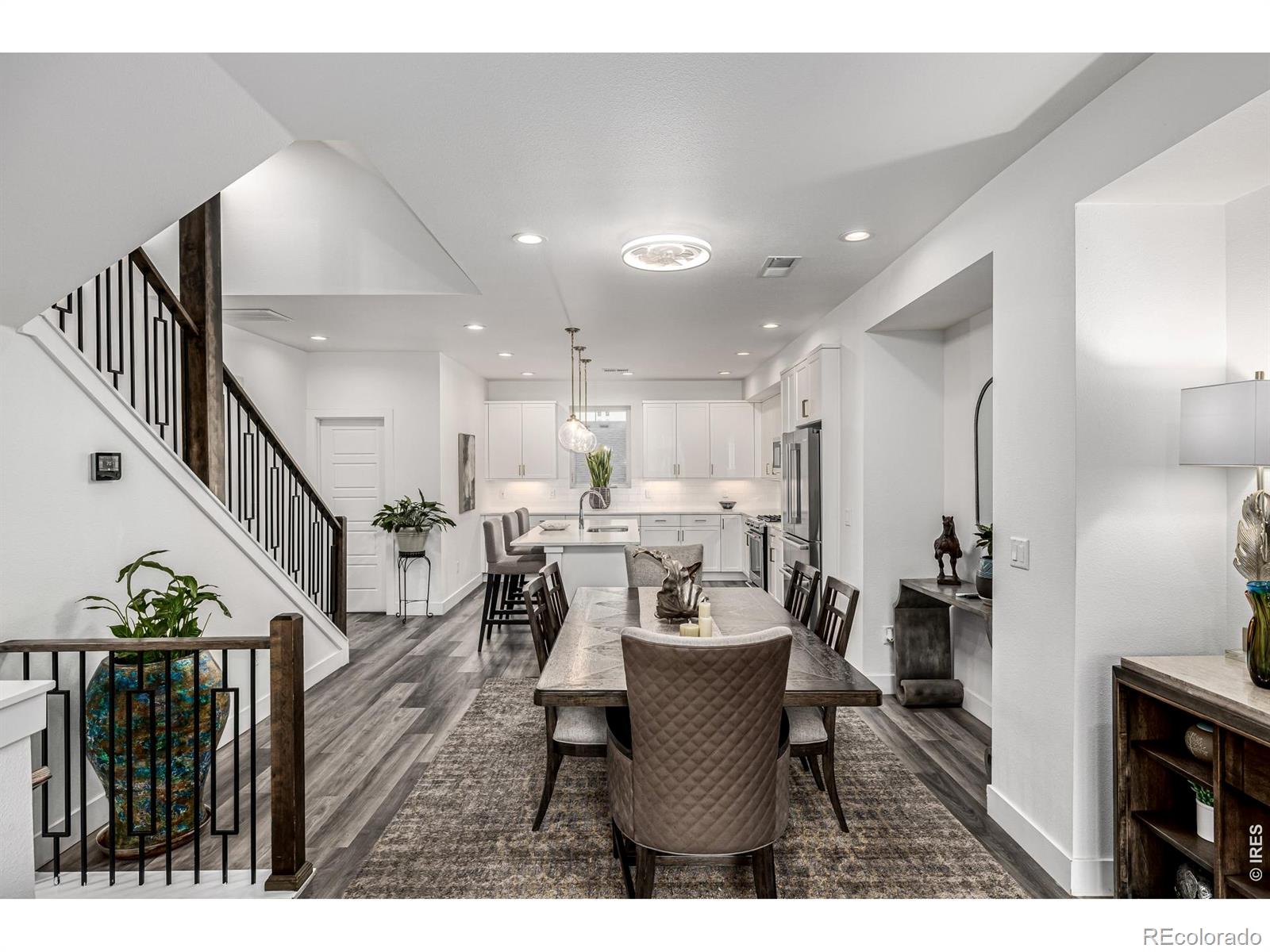 MLS Image #9 for 6820 e lowry boulevard,denver, Colorado