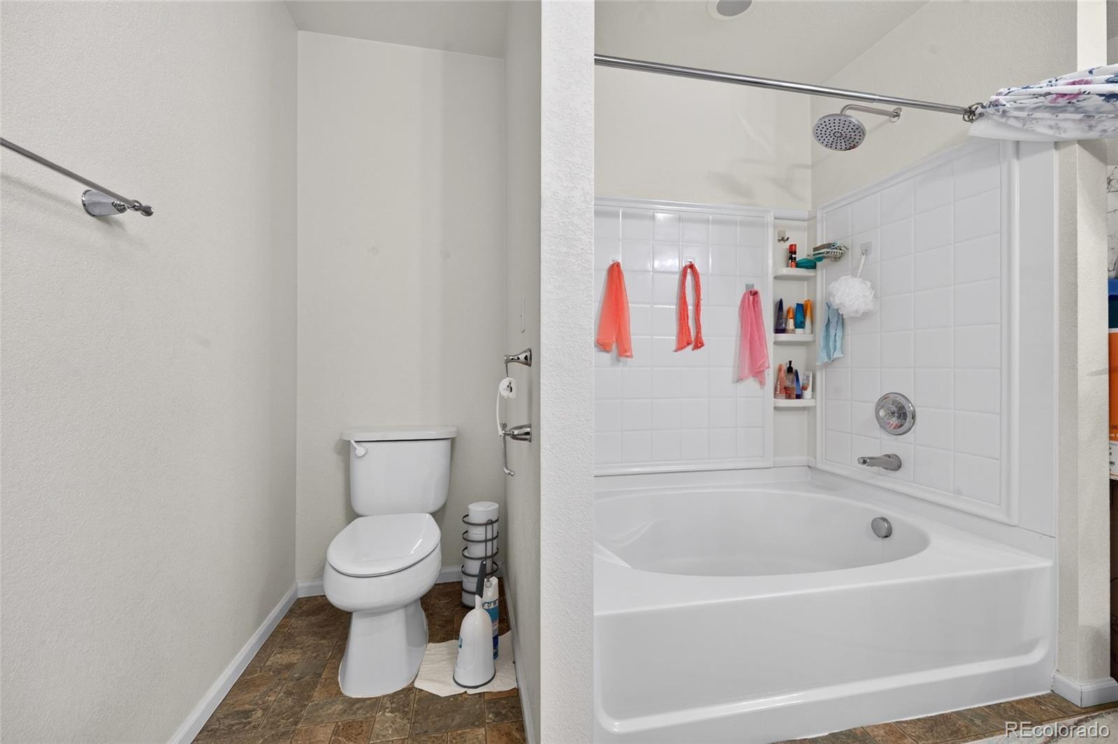 MLS Image #10 for 5562  halifax court,denver, Colorado