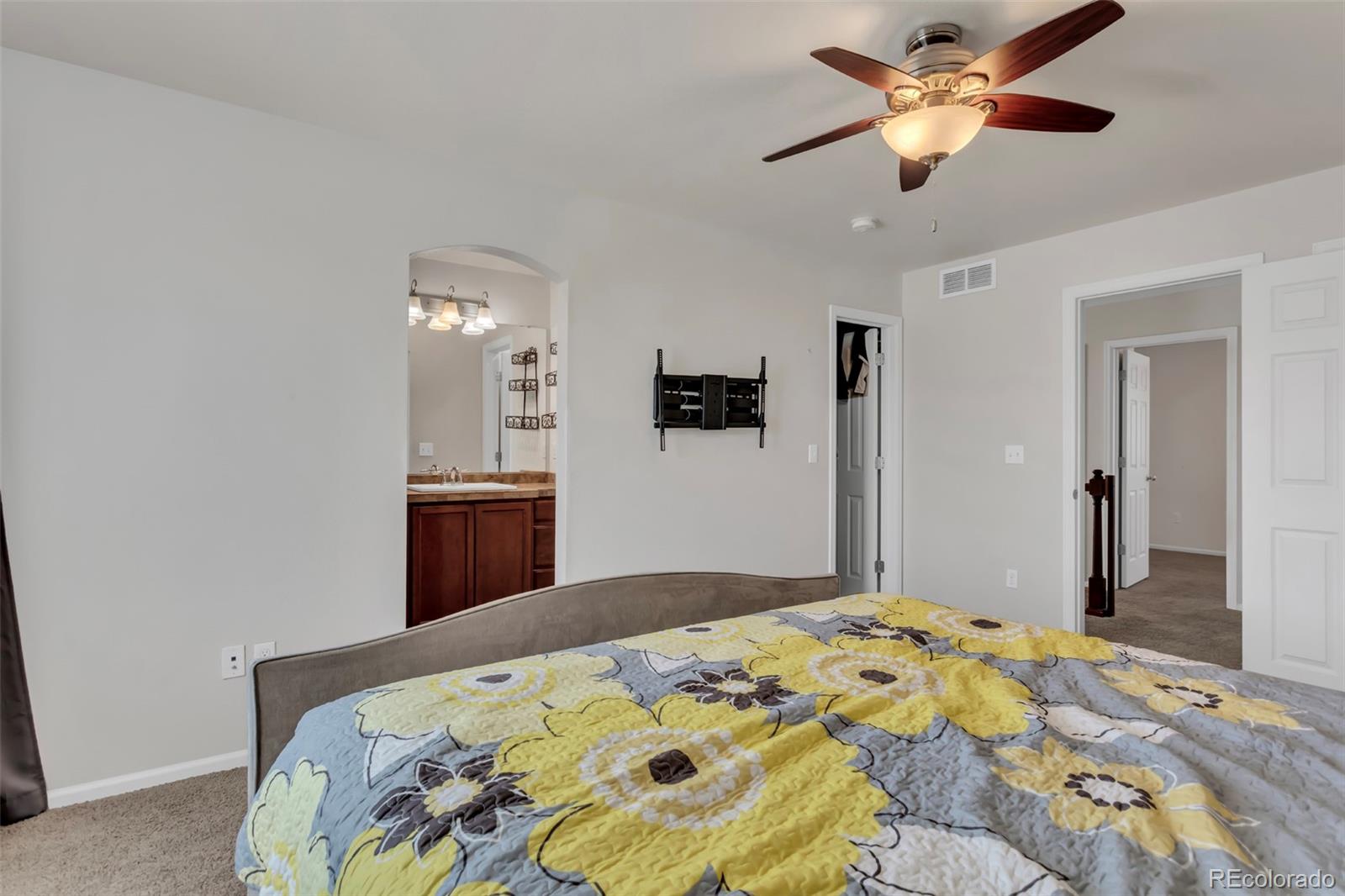 MLS Image #11 for 5545 e liverpool ,denver, Colorado