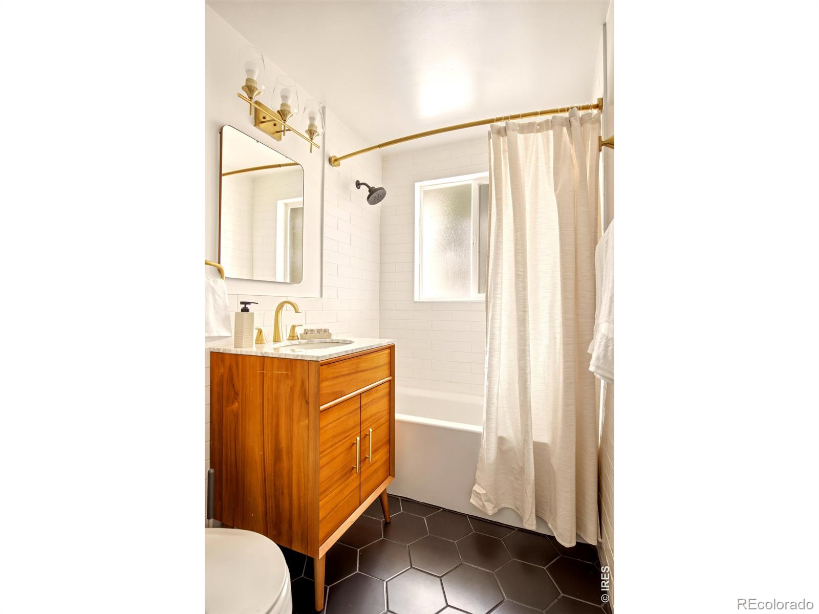 MLS Image #14 for 3221  newton street,denver, Colorado