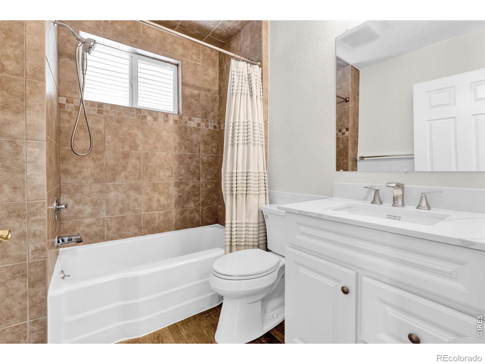MLS Image #14 for 2164 s lincoln street,denver, Colorado