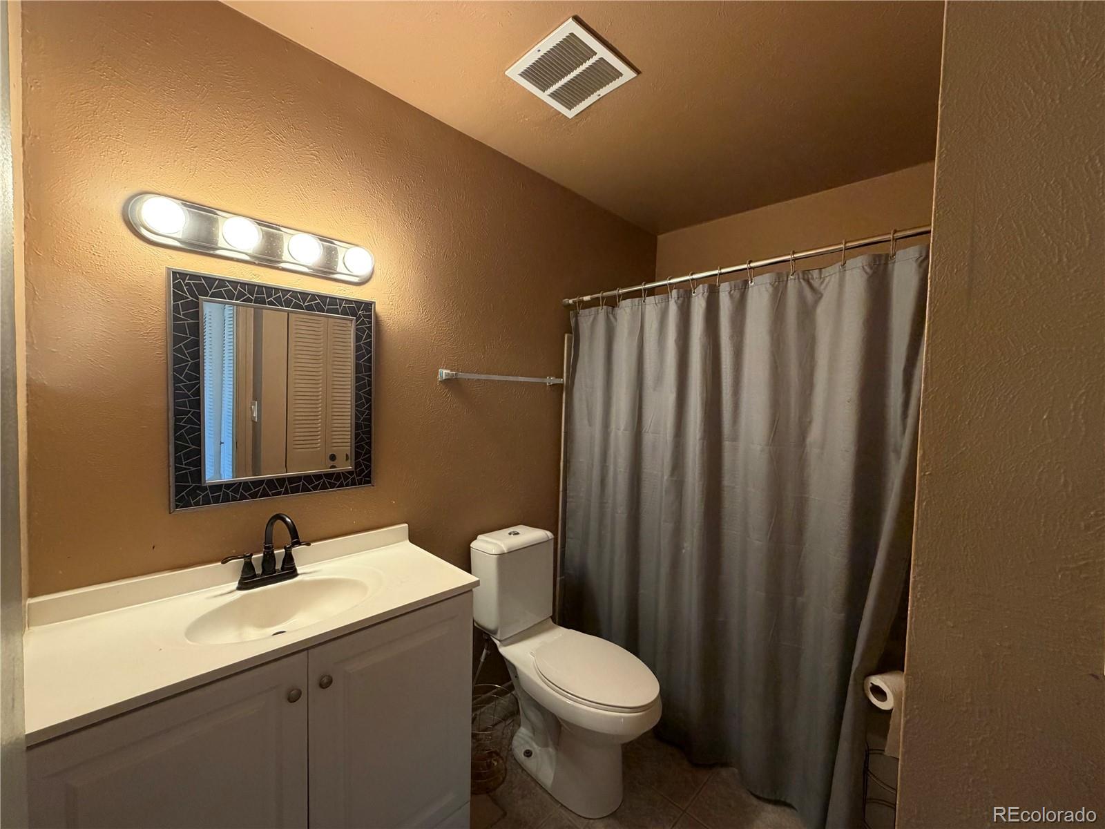 MLS Image #7 for 3663 s sheridan boulevard p11,denver, Colorado