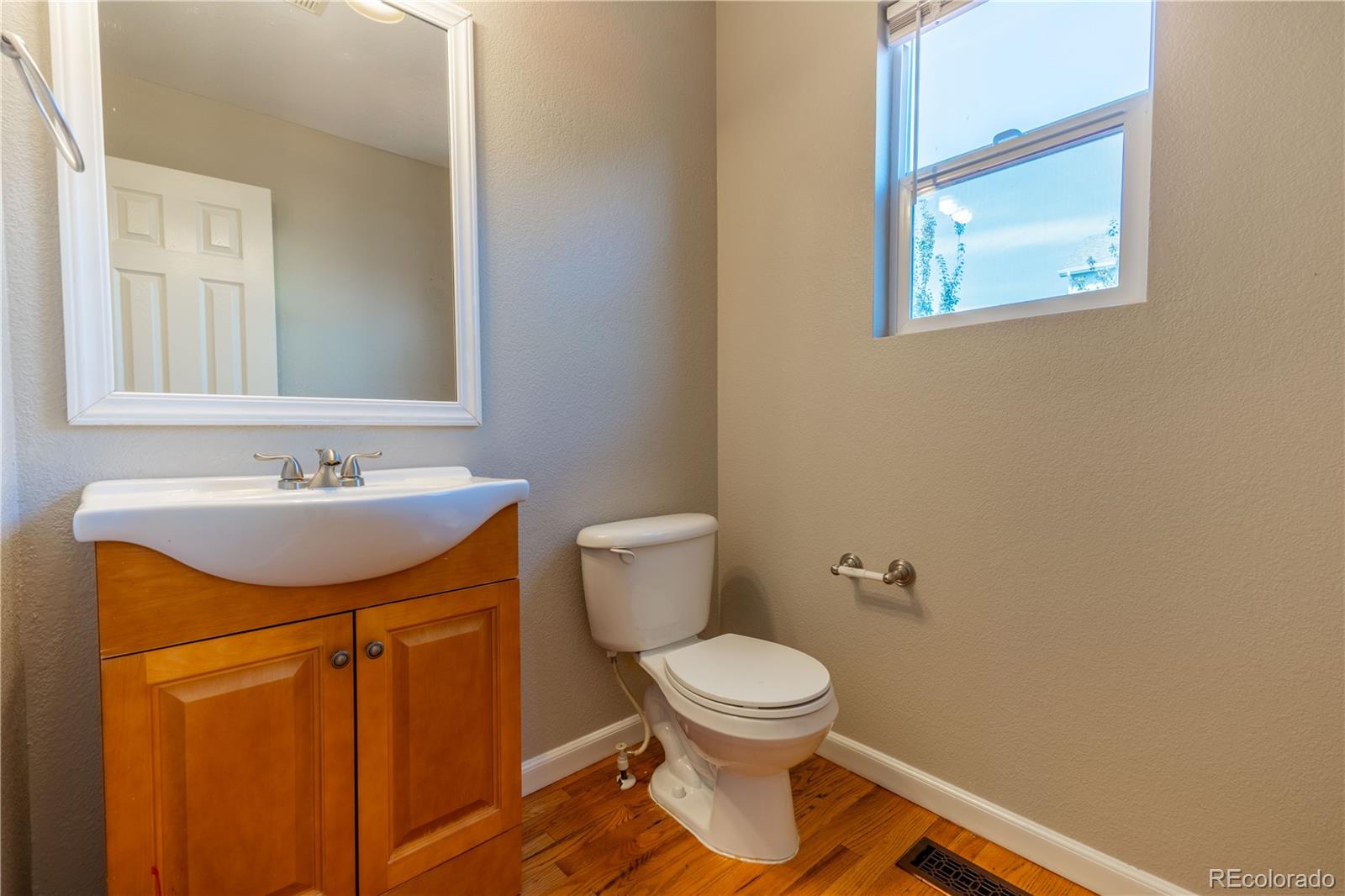 MLS Image #11 for 19365 e lasalle place,aurora, Colorado