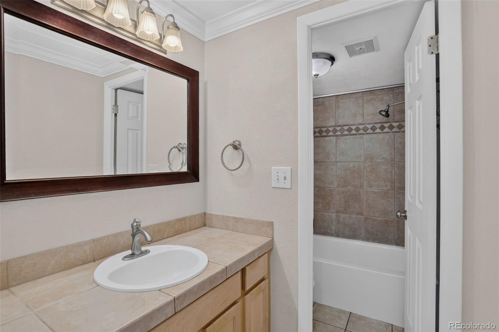MLS Image #15 for 1125 n washington street,denver, Colorado