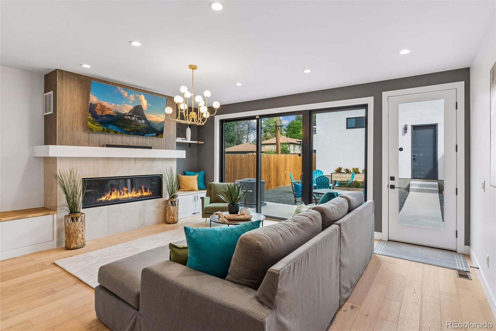 MLS Image #15 for 2526 s lincoln street,denver, Colorado