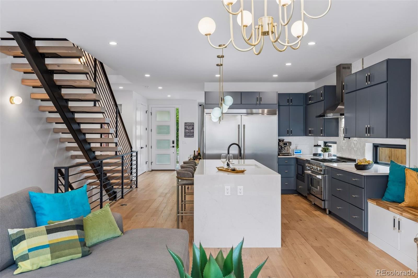 MLS Image #18 for 2526 s lincoln street,denver, Colorado