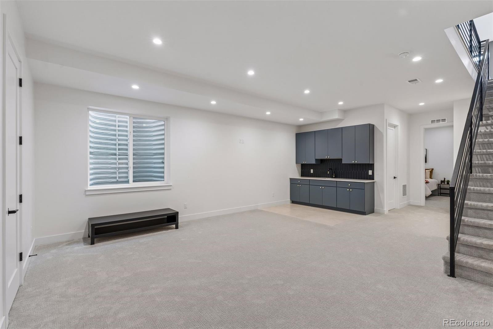 MLS Image #38 for 2526 s lincoln street,denver, Colorado
