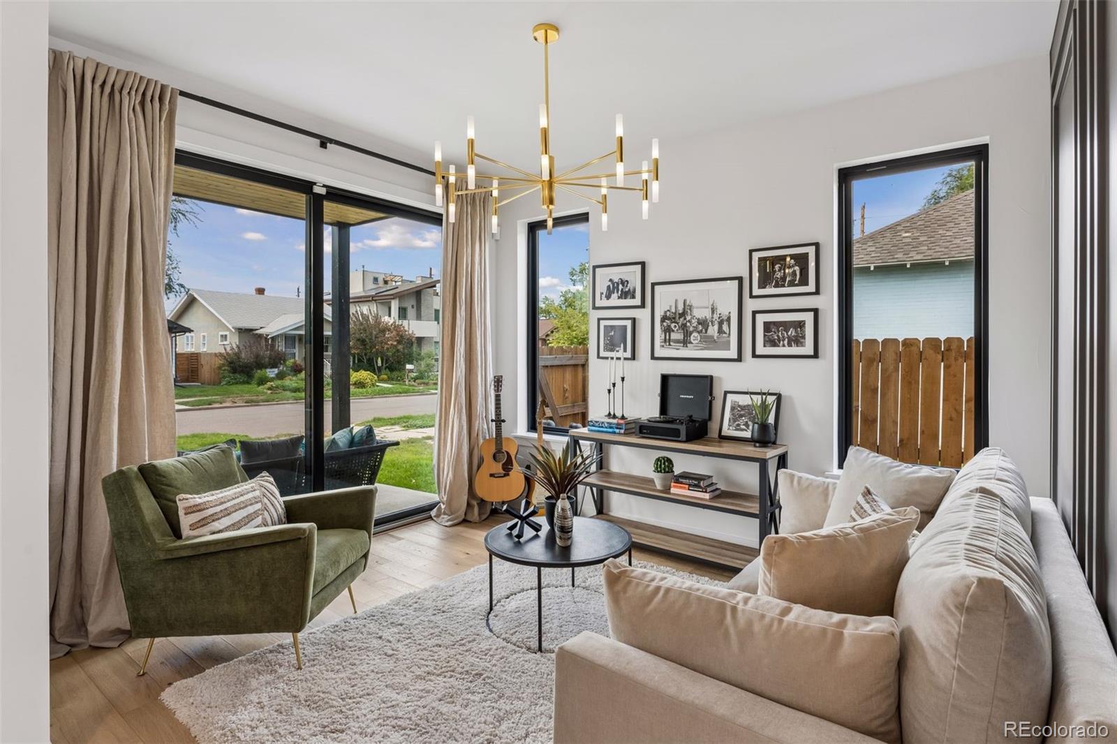 MLS Image #5 for 2526 s lincoln street,denver, Colorado