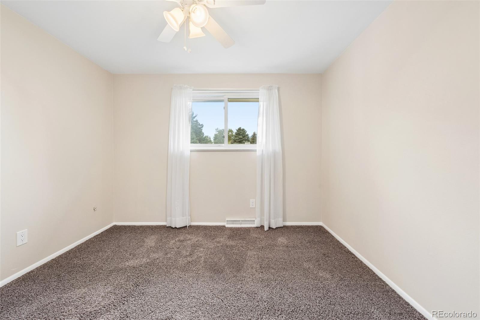 MLS Image #19 for 1203 s holland court,denver, Colorado