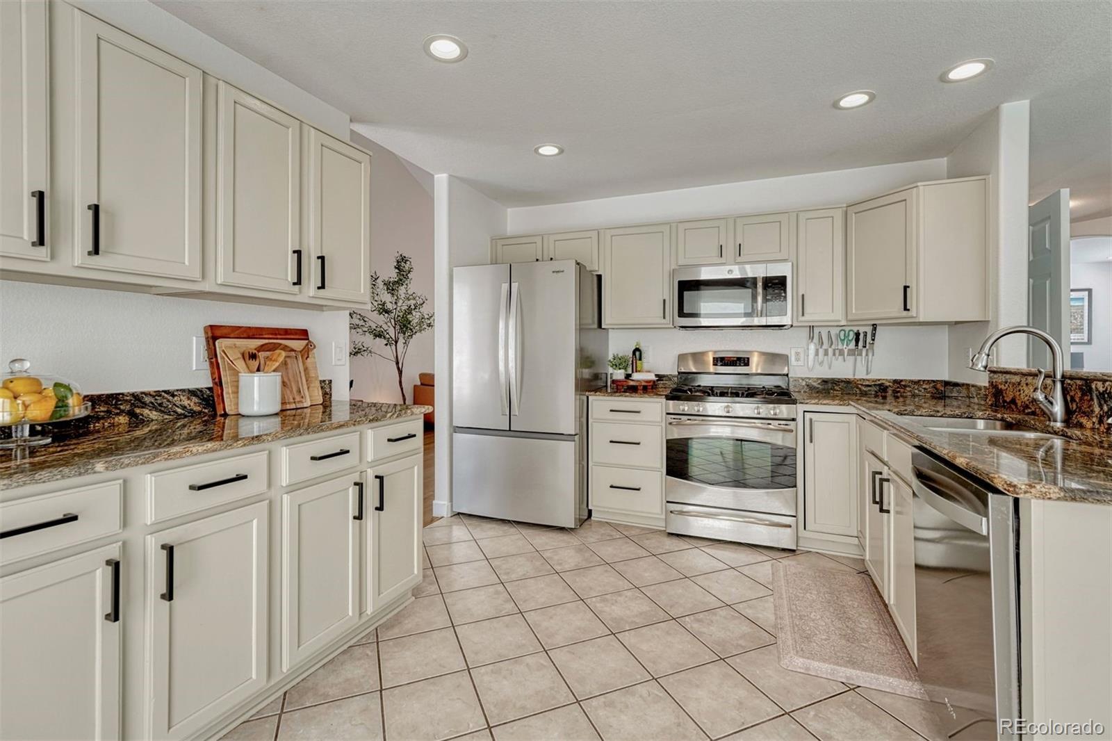 MLS Image #4 for 7076  leopard gate ,littleton, Colorado