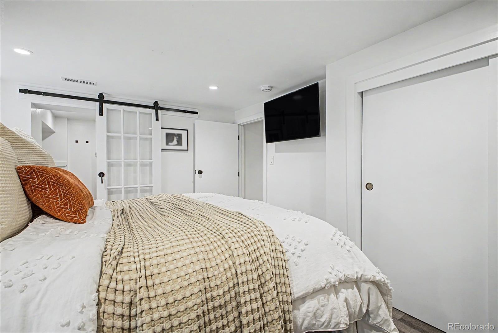 MLS Image #20 for 2051 s sherman street,denver, Colorado
