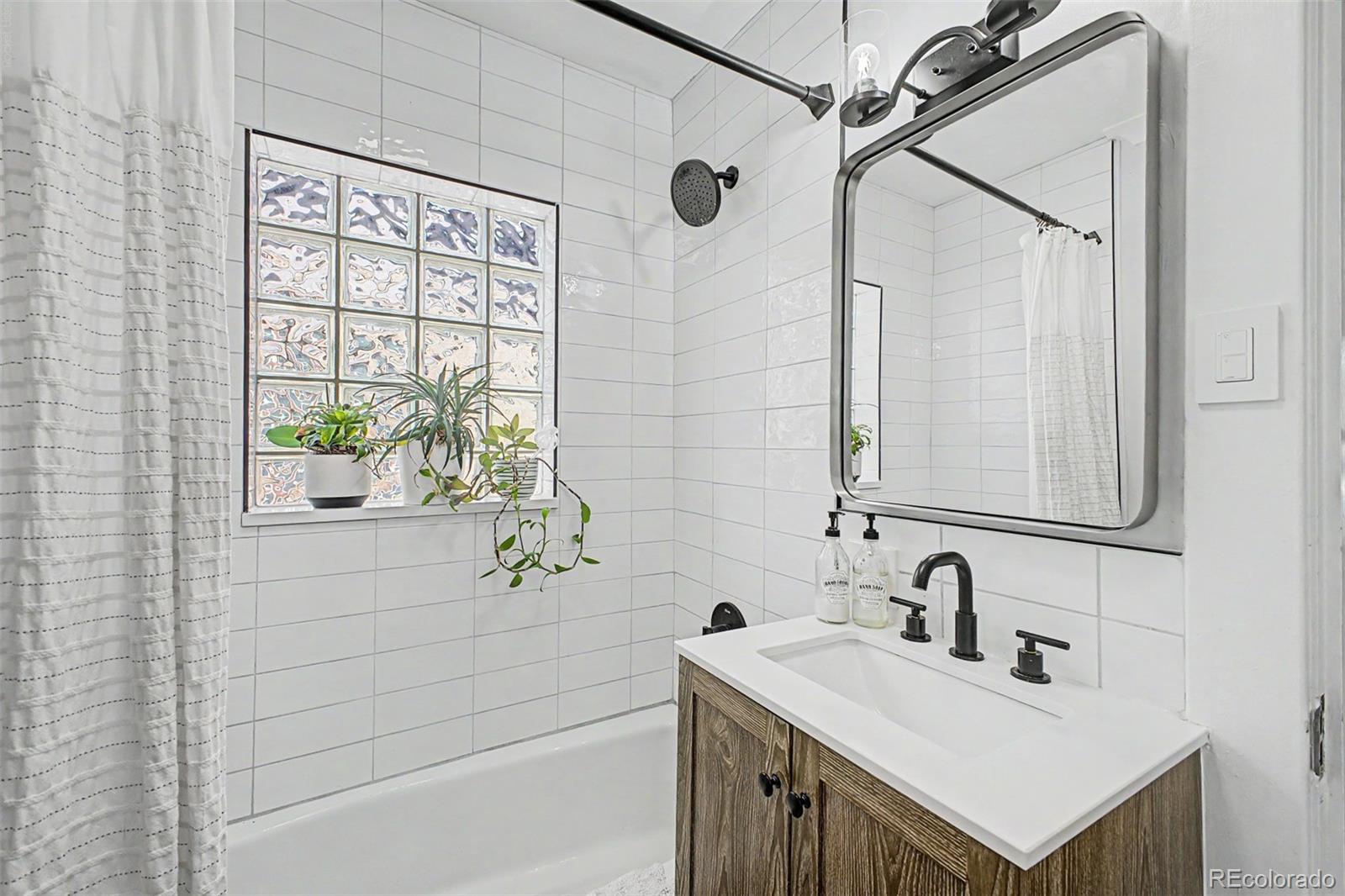 MLS Image #32 for 2051 s sherman street,denver, Colorado