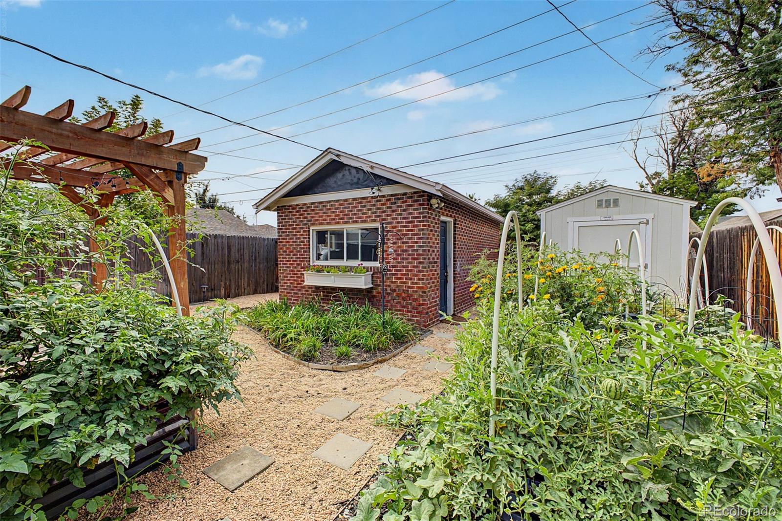 MLS Image #39 for 2051 s sherman street,denver, Colorado