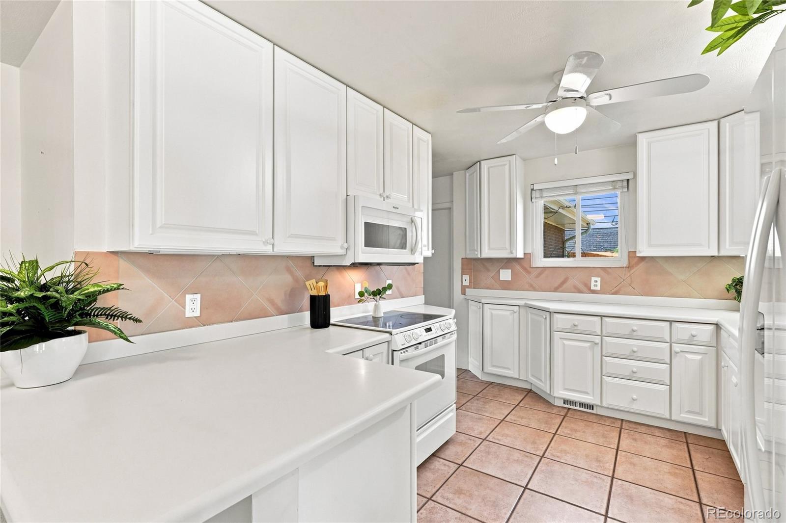 MLS Image #11 for 3200 s university boulevard,denver, Colorado