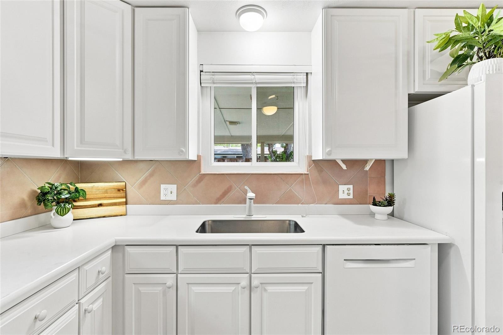 MLS Image #13 for 3200 s university boulevard,denver, Colorado