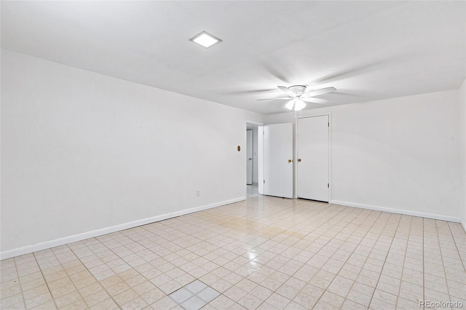 MLS Image #29 for 3200 s university boulevard,denver, Colorado