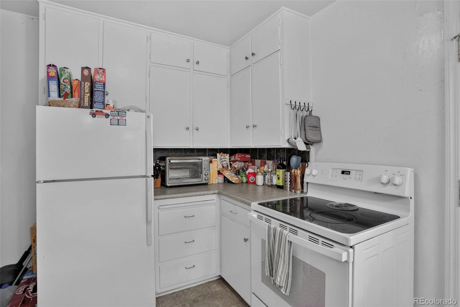 MLS Image #11 for 2314  newport street,denver, Colorado