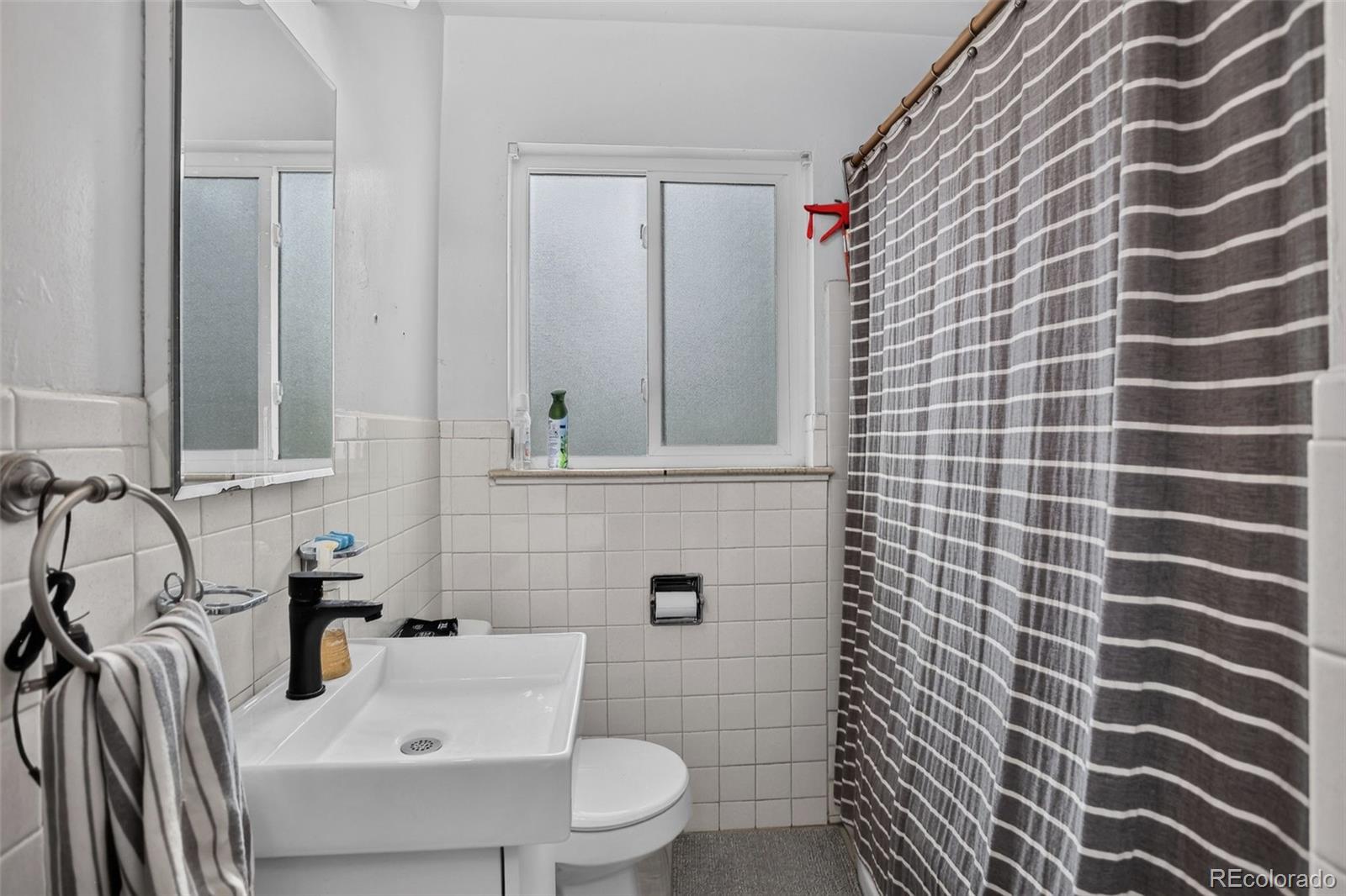 MLS Image #15 for 2314  newport street,denver, Colorado