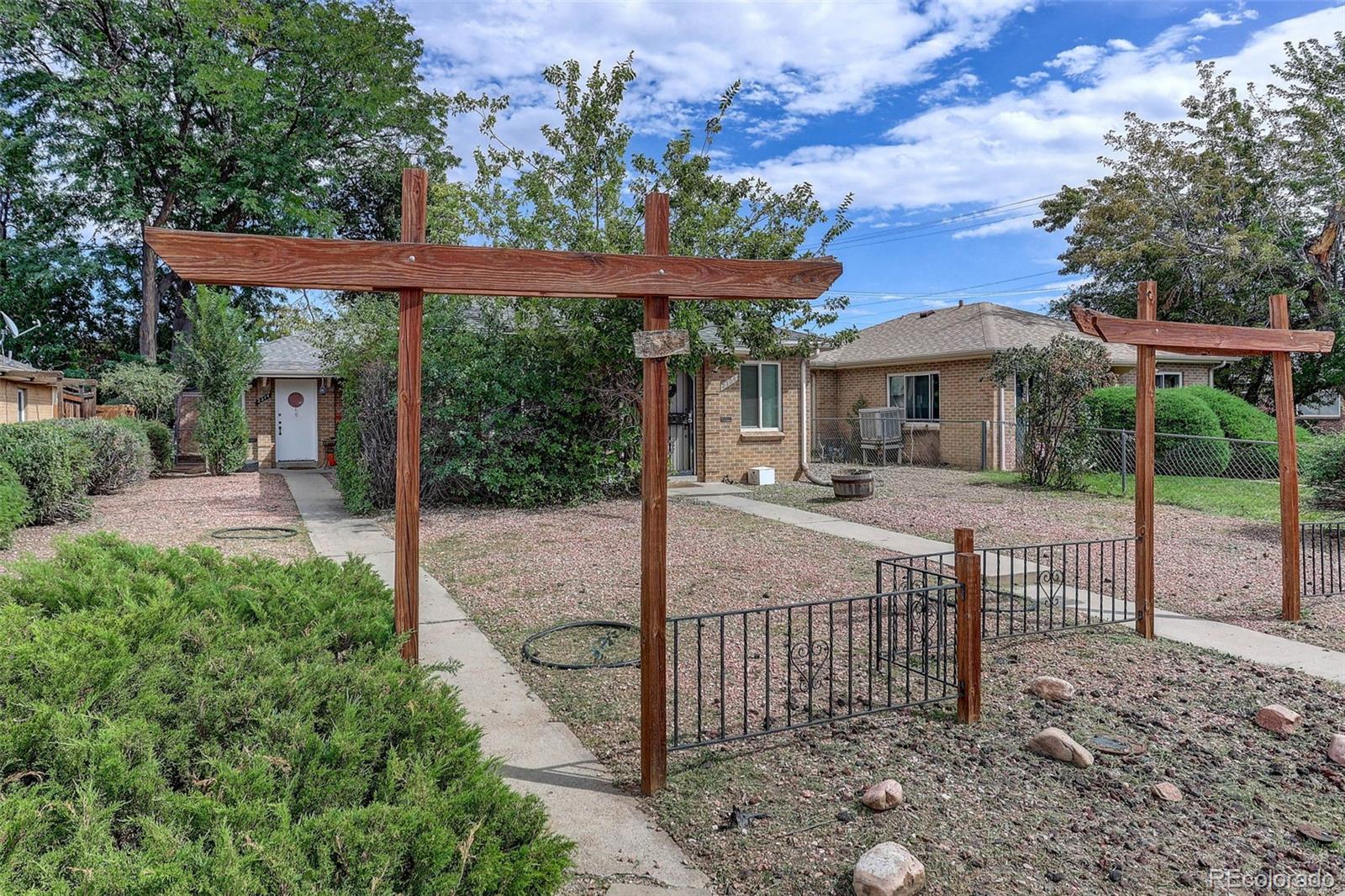 MLS Image #2 for 2314  newport street,denver, Colorado
