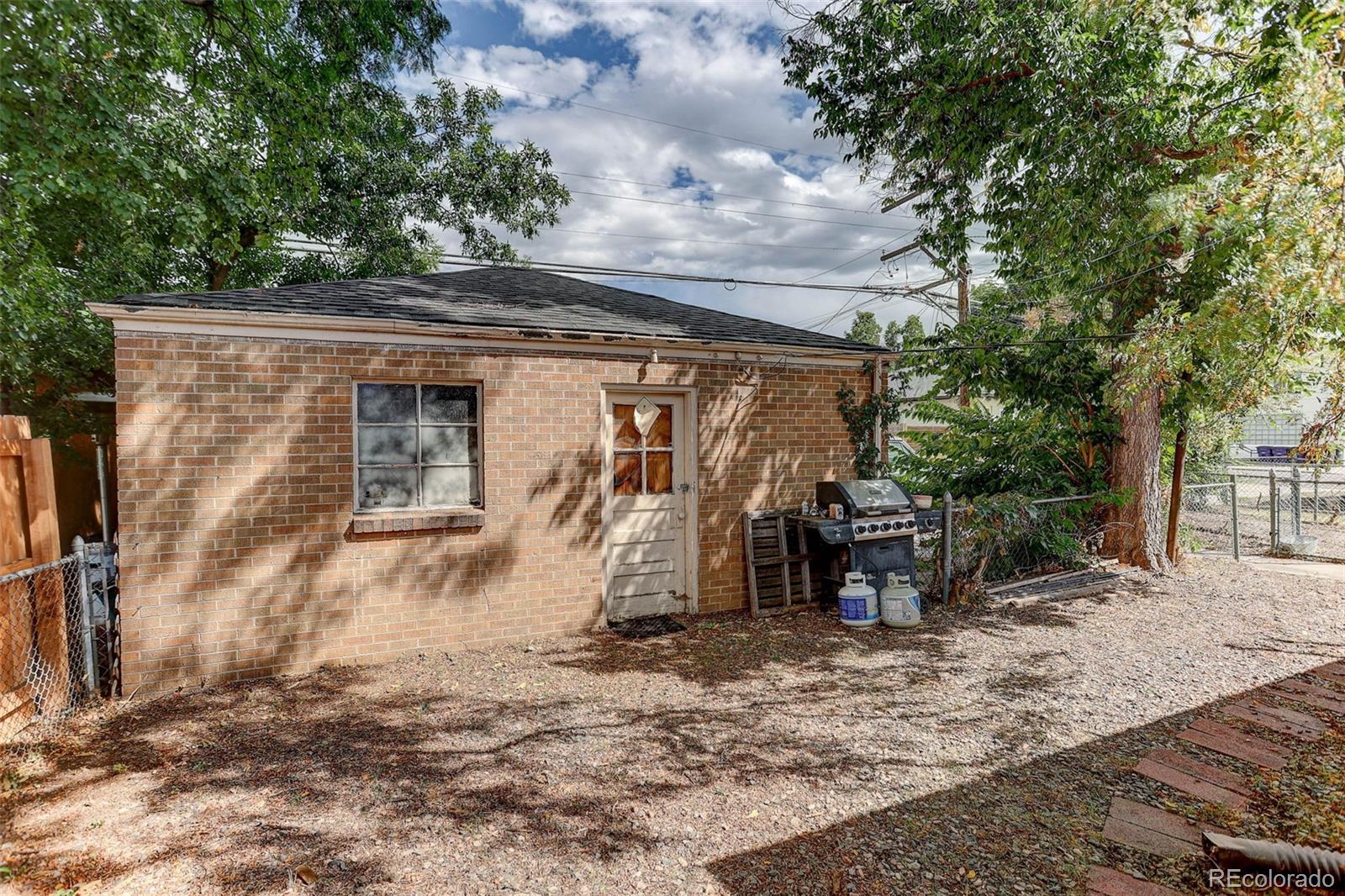MLS Image #5 for 2314  newport street,denver, Colorado