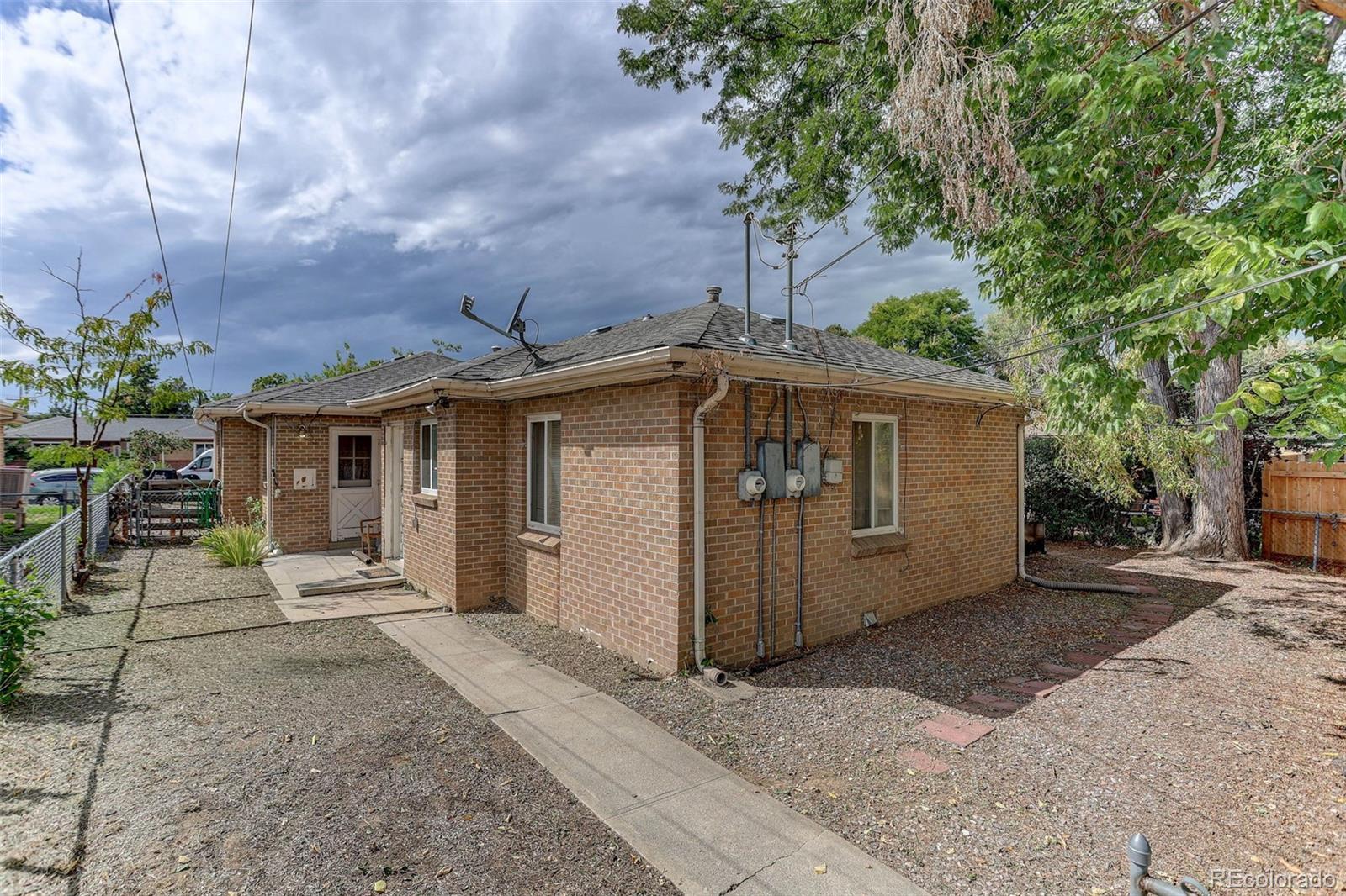 MLS Image #6 for 2314  newport street,denver, Colorado