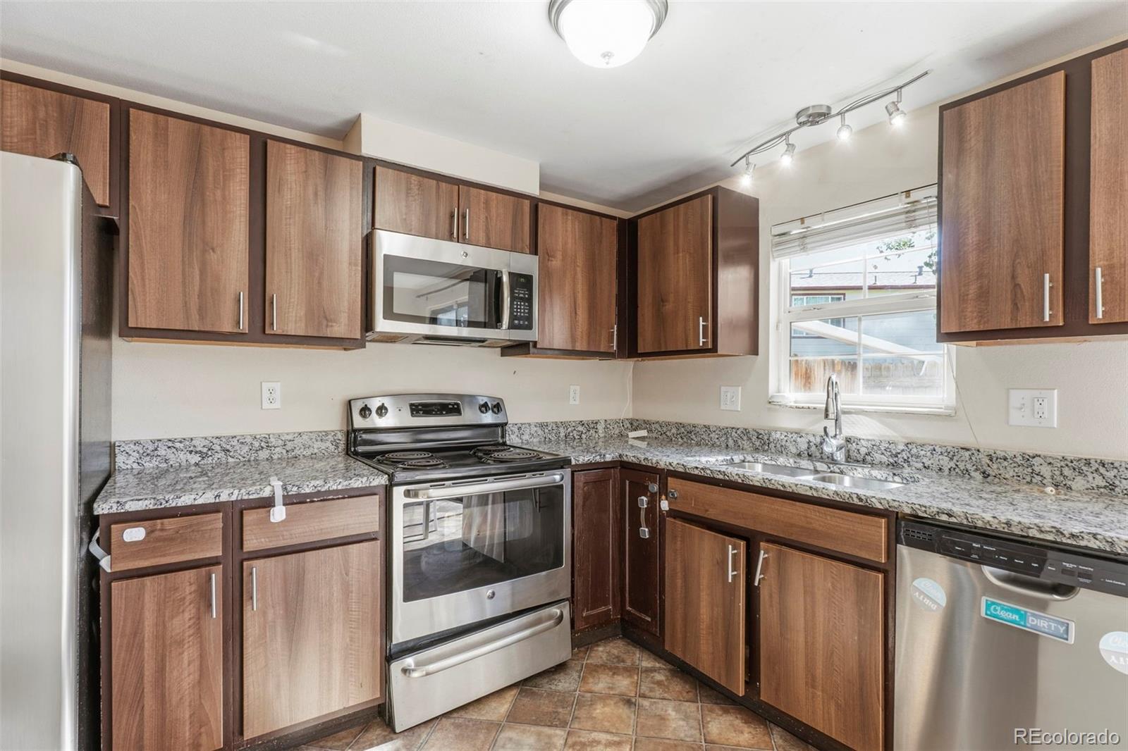 MLS Image #10 for 16495 e 17th place,aurora, Colorado