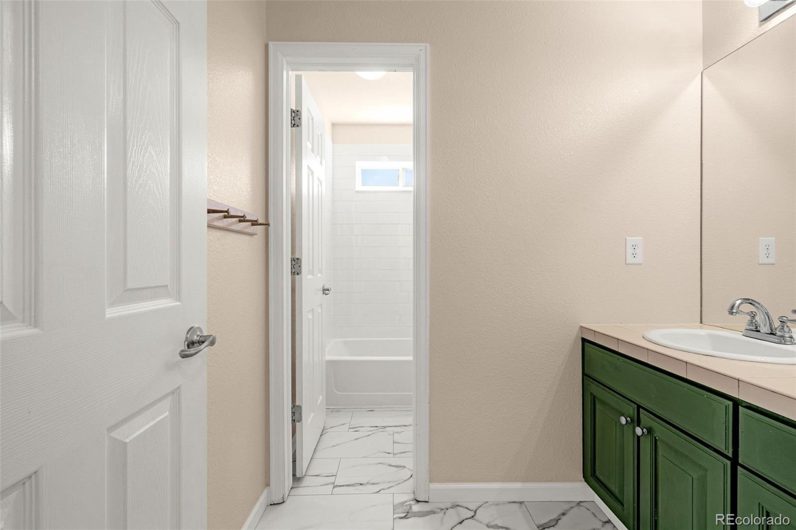 MLS Image #13 for 848  wahsatch ridge point,colorado springs, Colorado