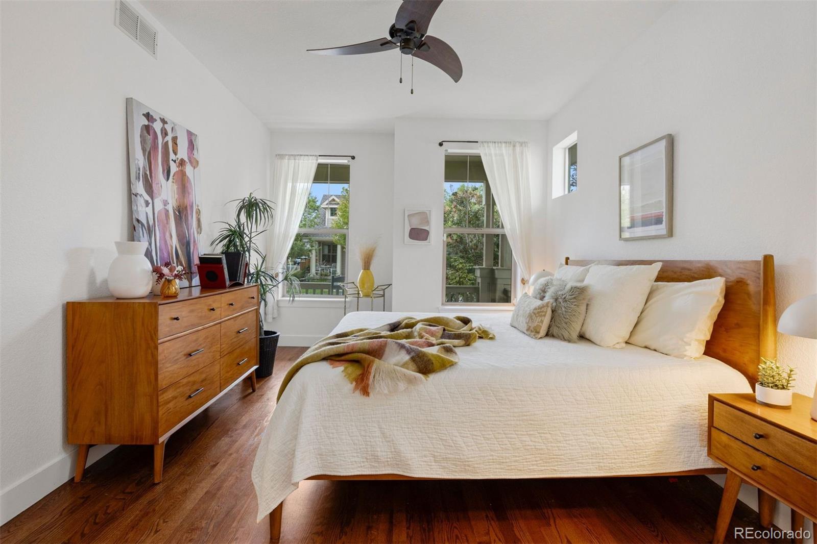 MLS Image #13 for 10691 e 28th avenue,denver, Colorado