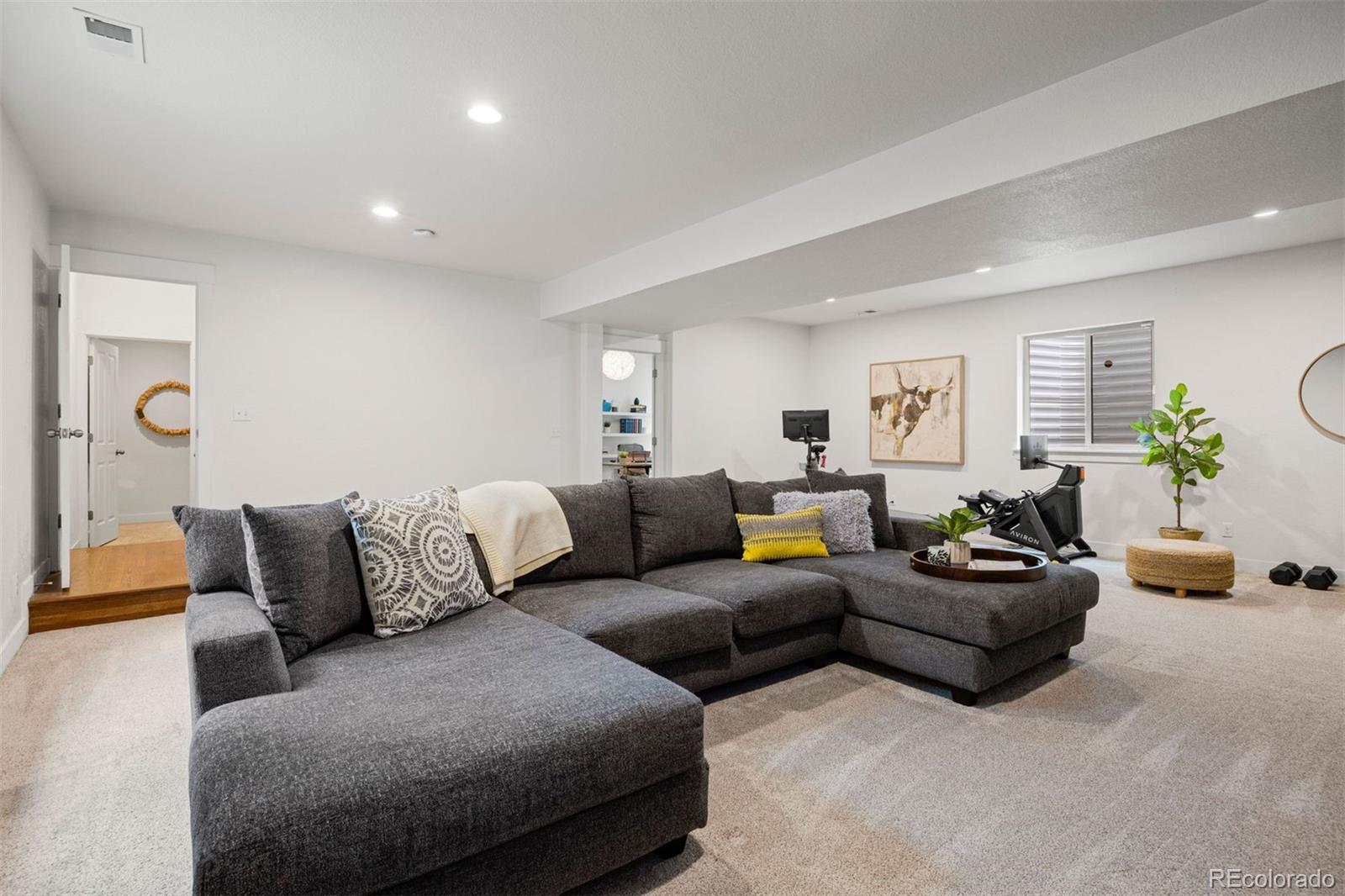 MLS Image #25 for 10691 e 28th avenue,denver, Colorado