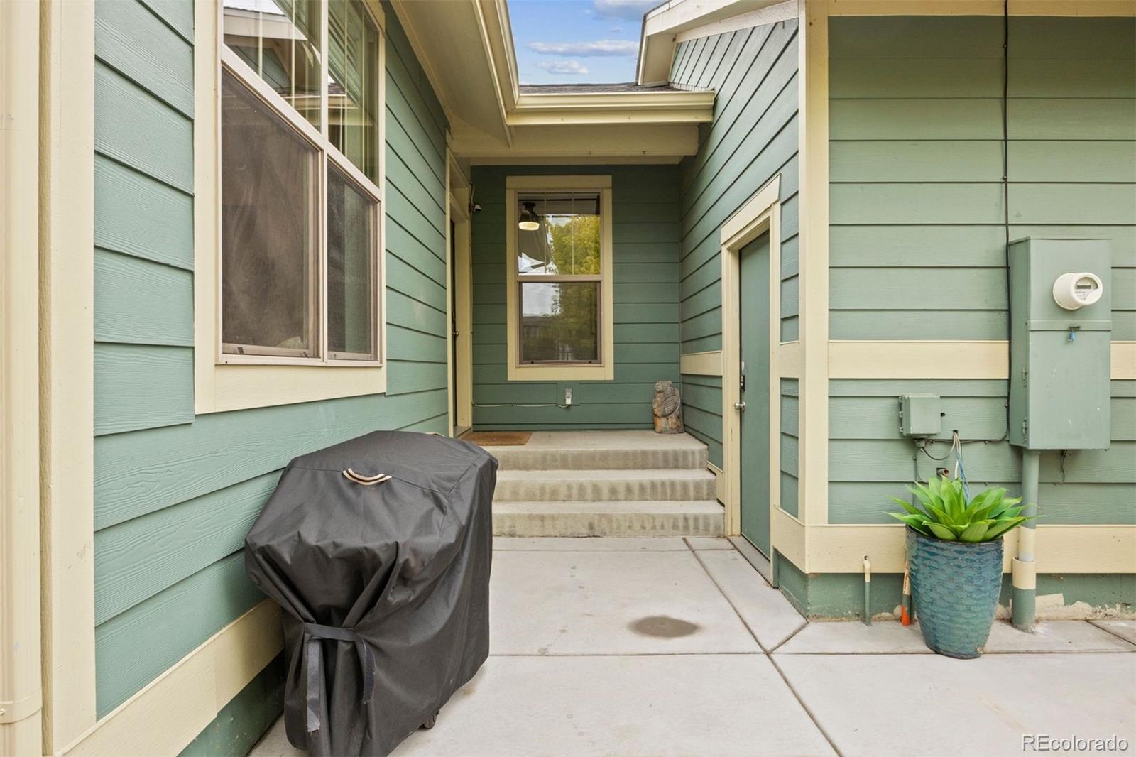 MLS Image #33 for 10691 e 28th avenue,denver, Colorado