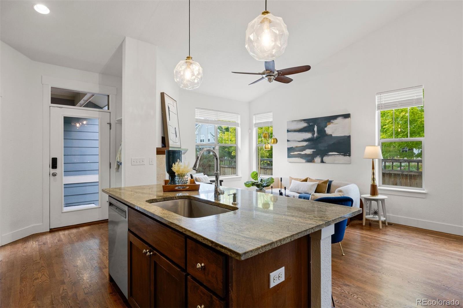 MLS Image #8 for 10691 e 28th avenue,denver, Colorado