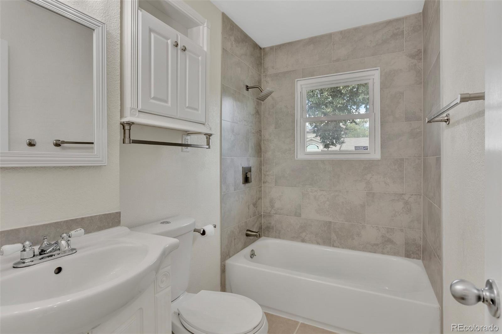 MLS Image #16 for 9190 e 19th avenue,aurora, Colorado