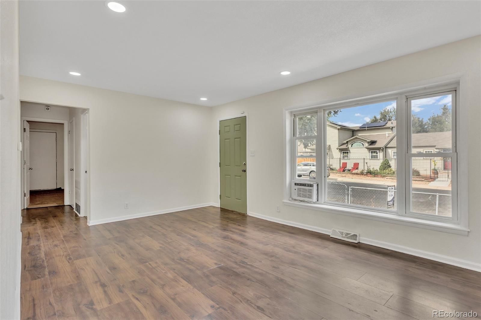 MLS Image #7 for 9190 e 19th avenue,aurora, Colorado
