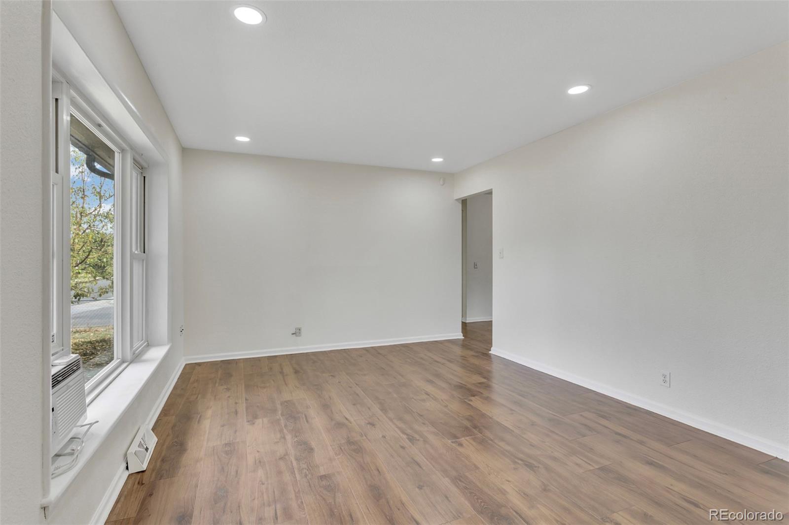 MLS Image #8 for 9190 e 19th avenue,aurora, Colorado