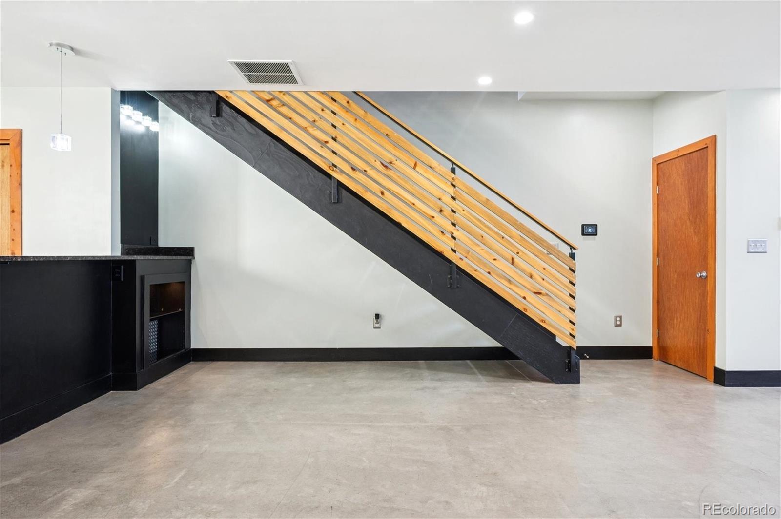MLS Image #6 for 1544  zenobia street 103,denver, Colorado