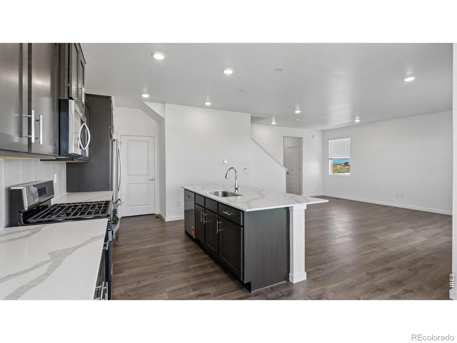 MLS Image #3 for 1923  sorghum way,johnstown, Colorado