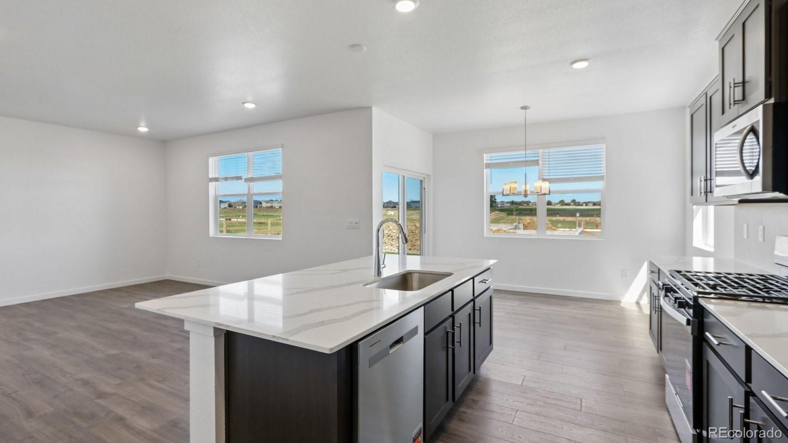 MLS Image #3 for 1923  sorghum way,johnstown, Colorado