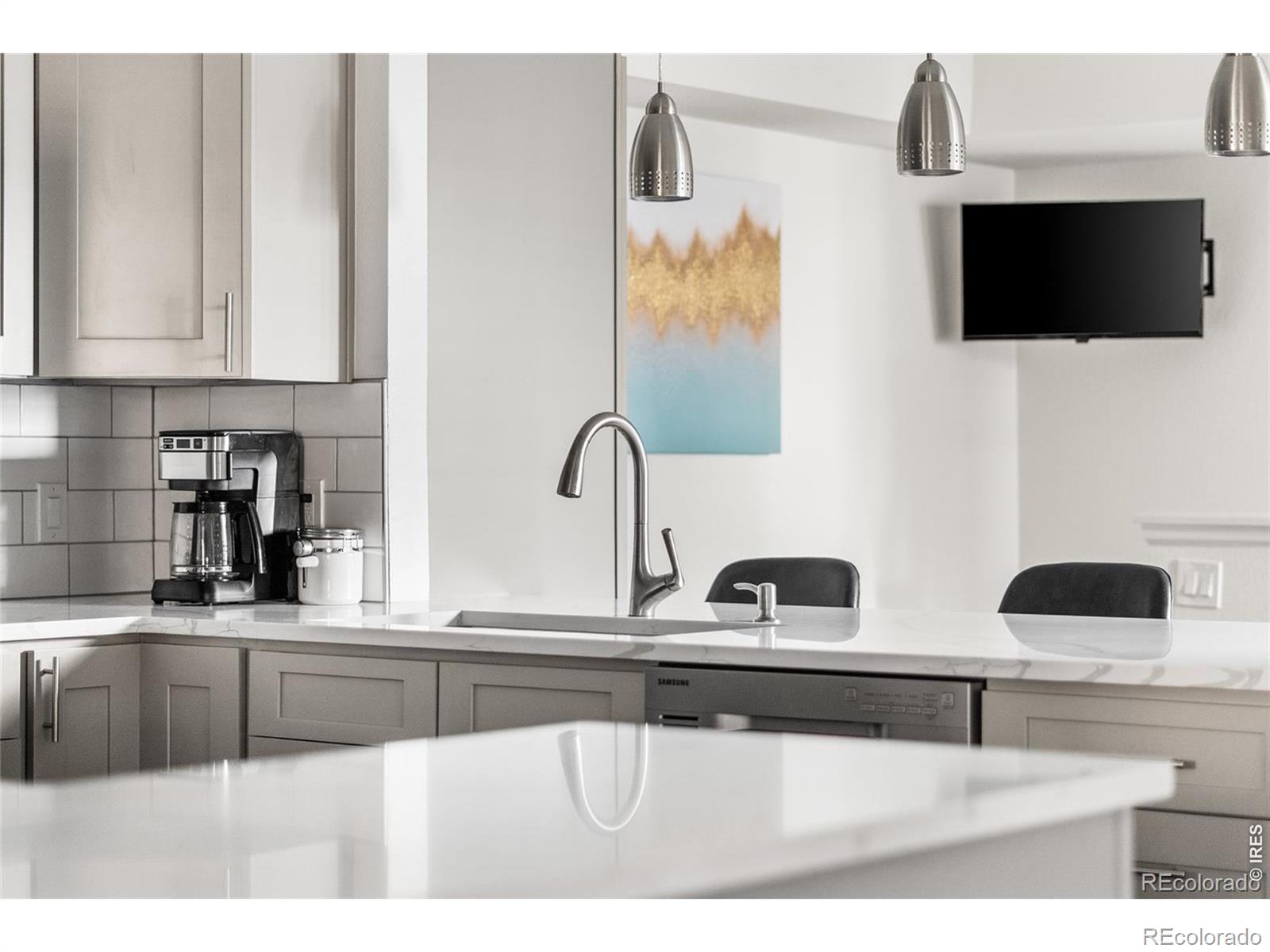 MLS Image #11 for 4505 s yosemite street,denver, Colorado