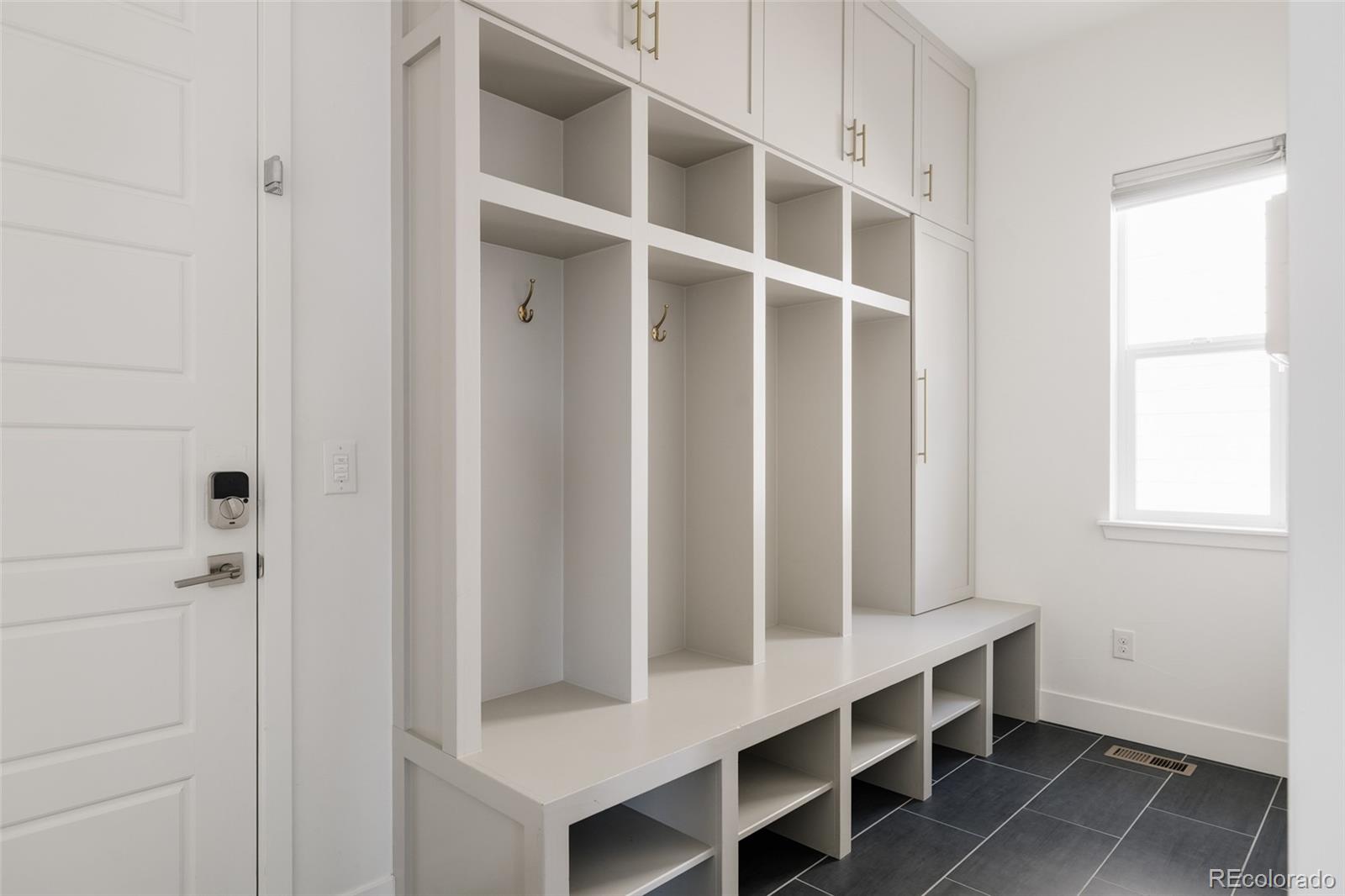 MLS Image #17 for 5987  chester way,denver, Colorado