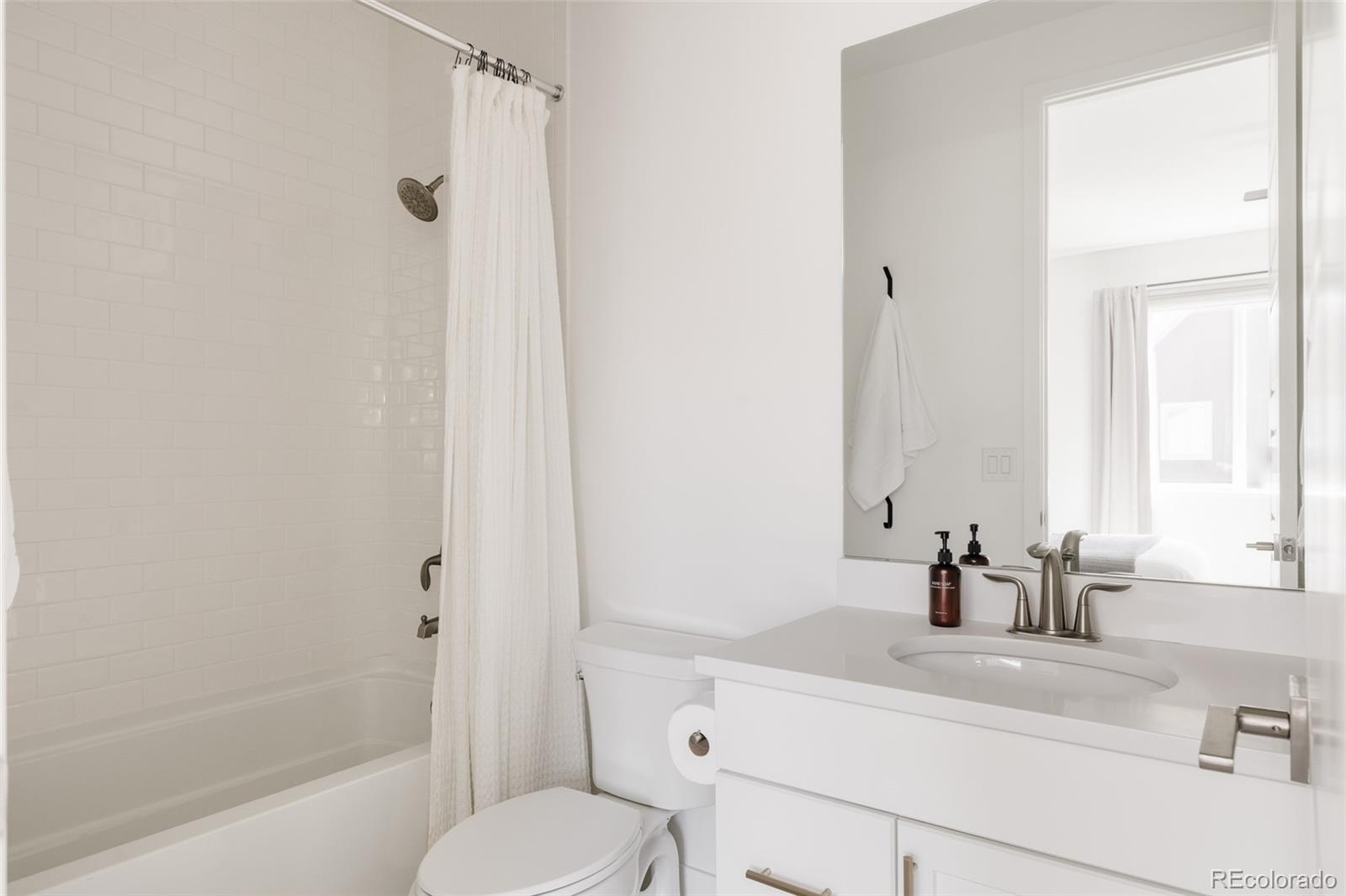 MLS Image #34 for 5987  chester way,denver, Colorado