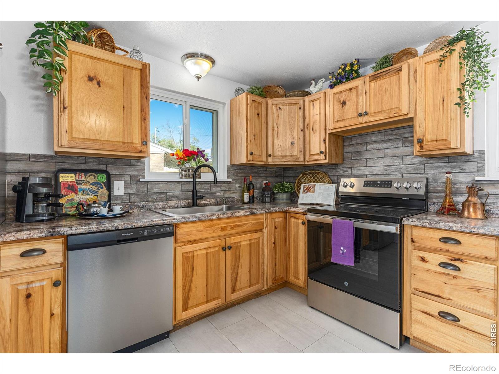 MLS Image #10 for 7860  mona court,denver, Colorado
