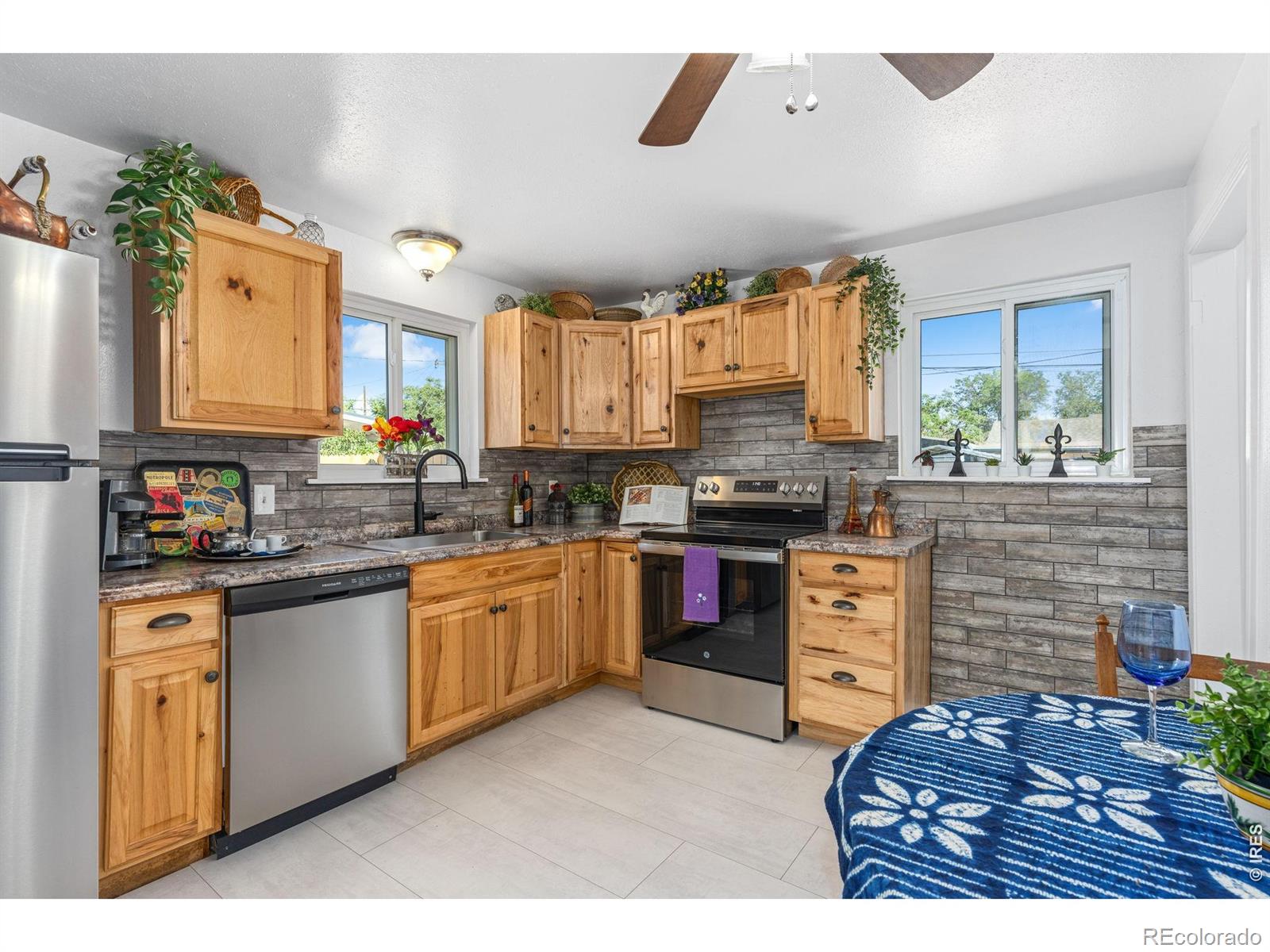 MLS Image #7 for 7860  mona court,denver, Colorado