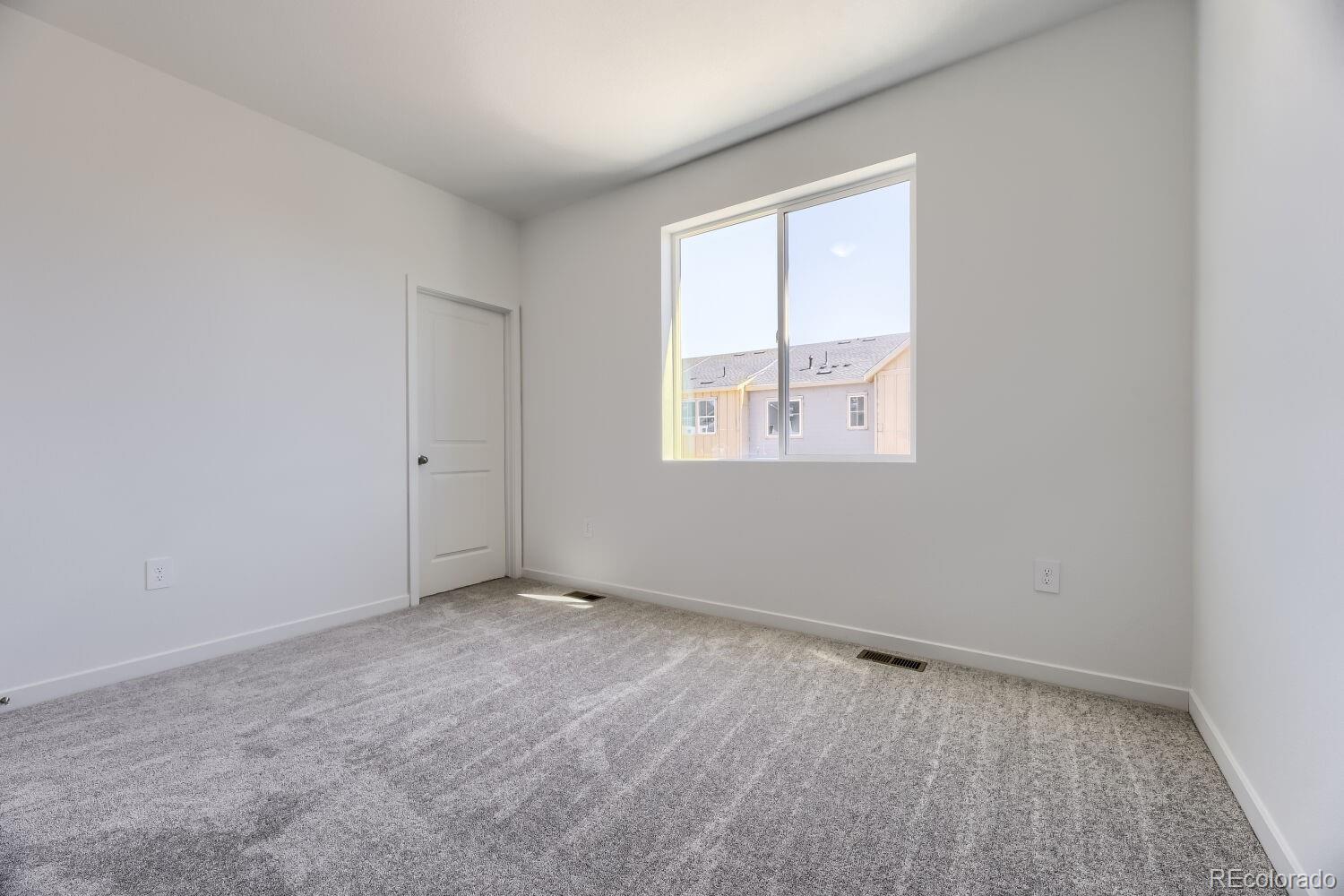 MLS Image #9 for 358 n bersshine court,watkins, Colorado