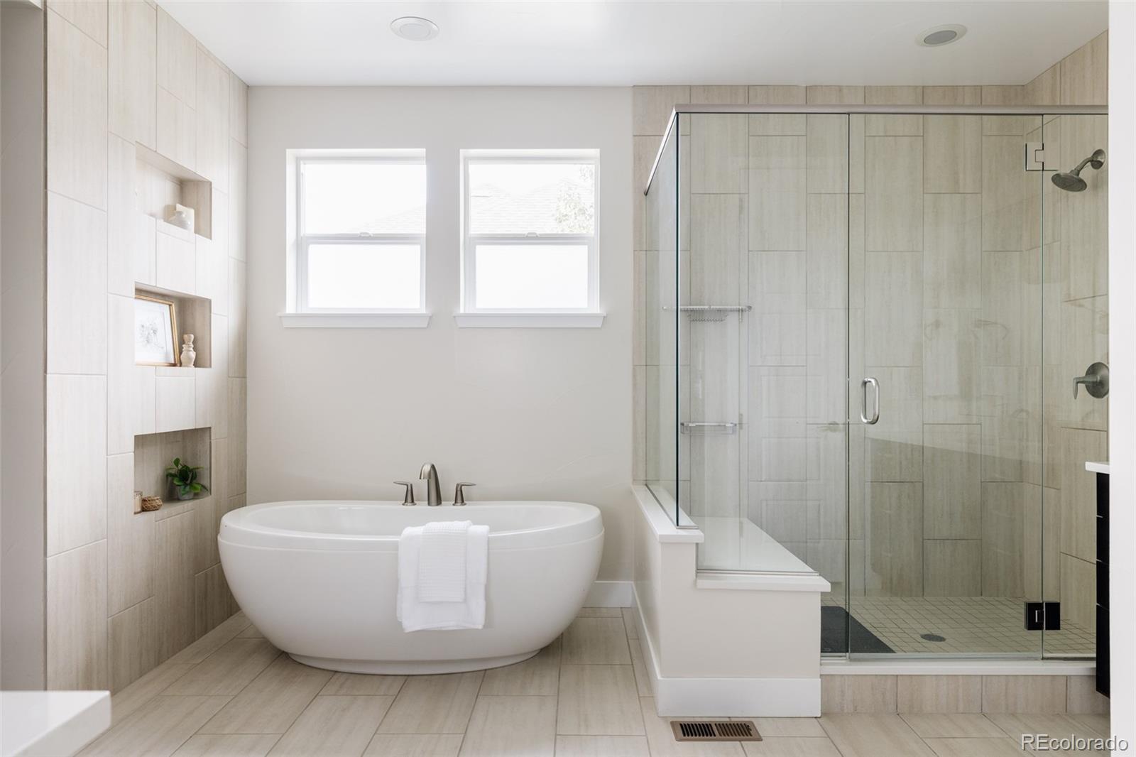 MLS Image #22 for 8586 e 51st avenue,denver, Colorado