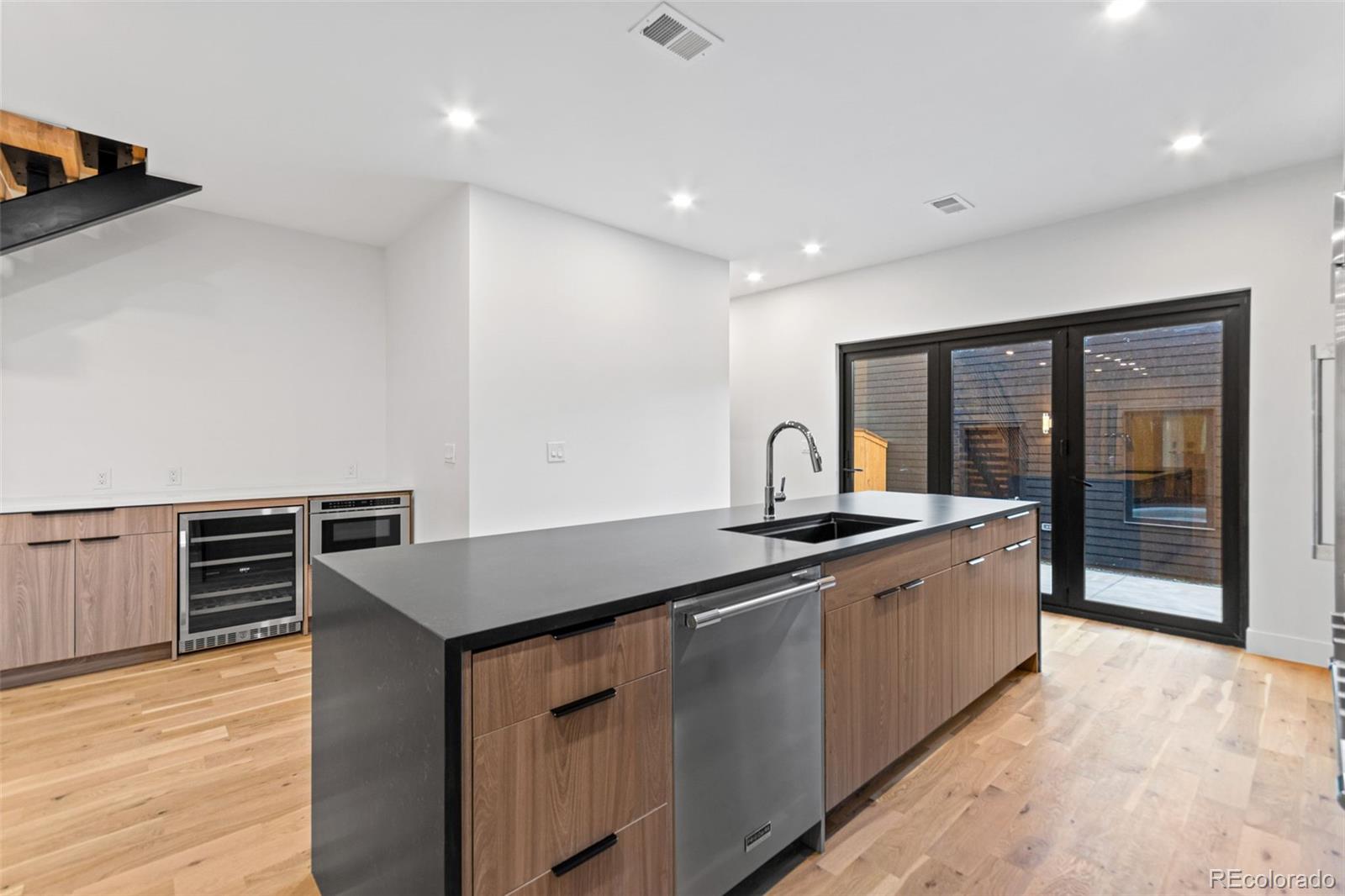MLS Image #11 for 1446  stuart street,denver, Colorado