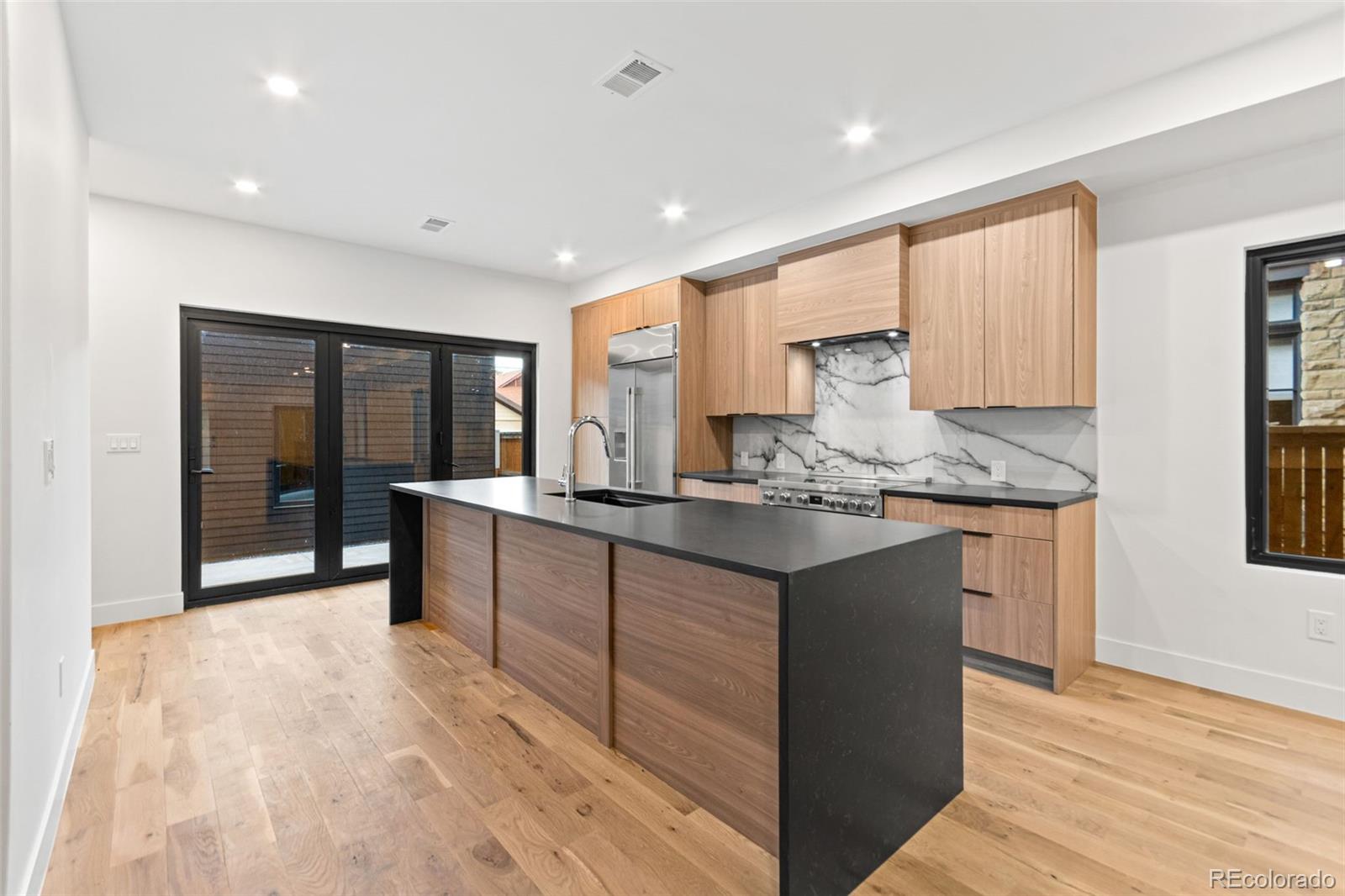 MLS Image #12 for 1446  stuart street,denver, Colorado