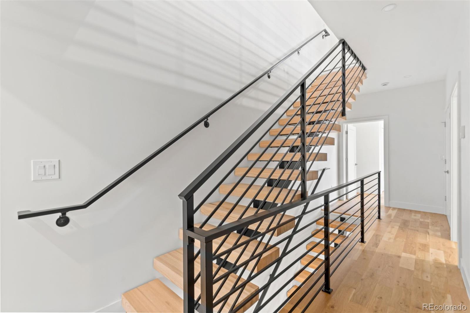 MLS Image #19 for 1446  stuart street,denver, Colorado